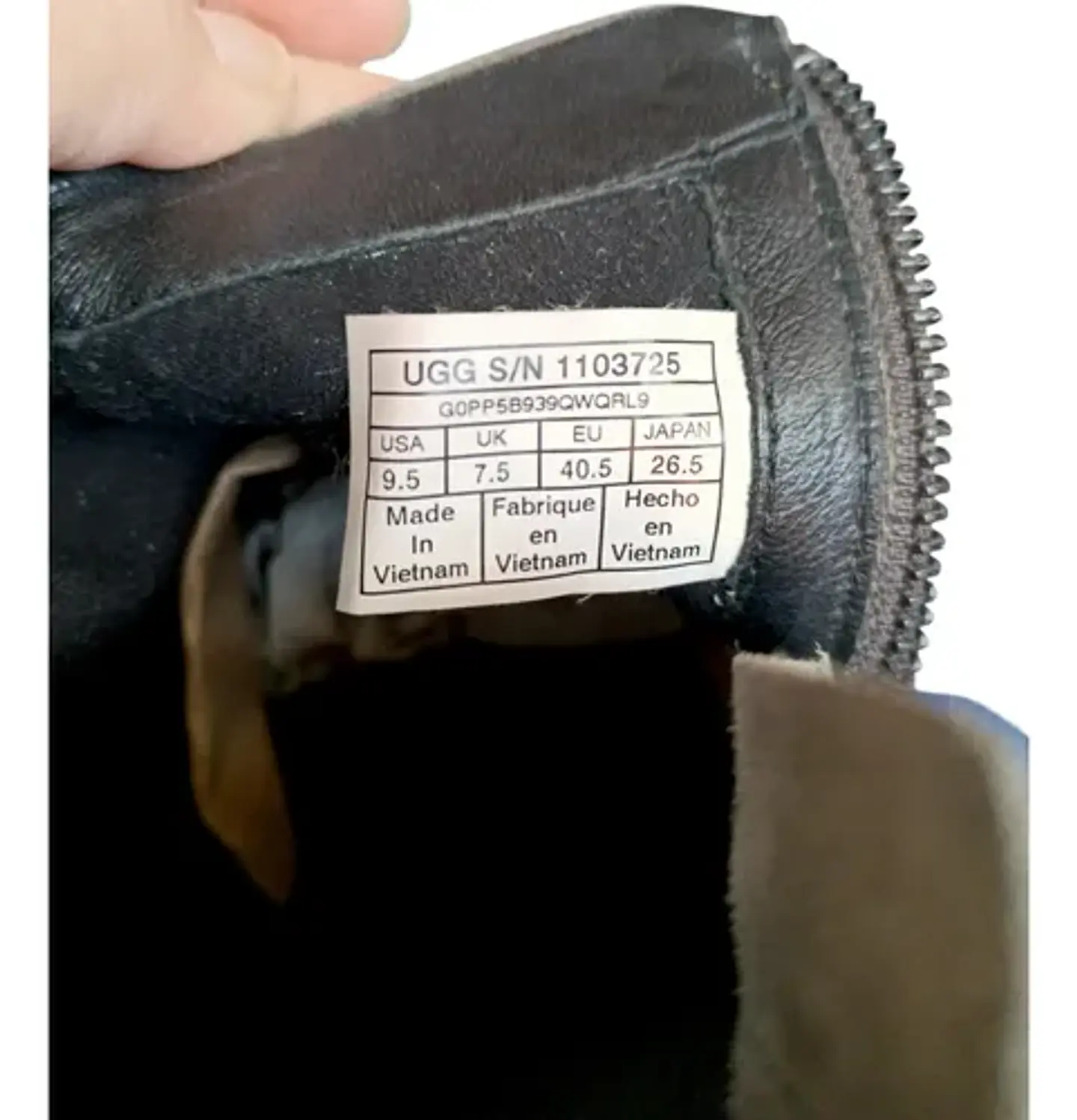 Botín UGG Cuero Gamuza Modelo Auero Waterproof Talla 39.5 8