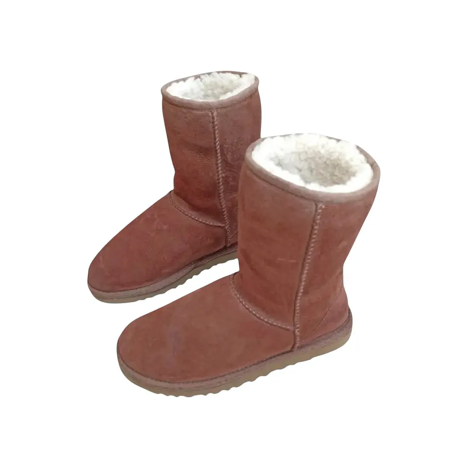 Bota UGG Modelo Classic Short Castaño - Talla 35 2