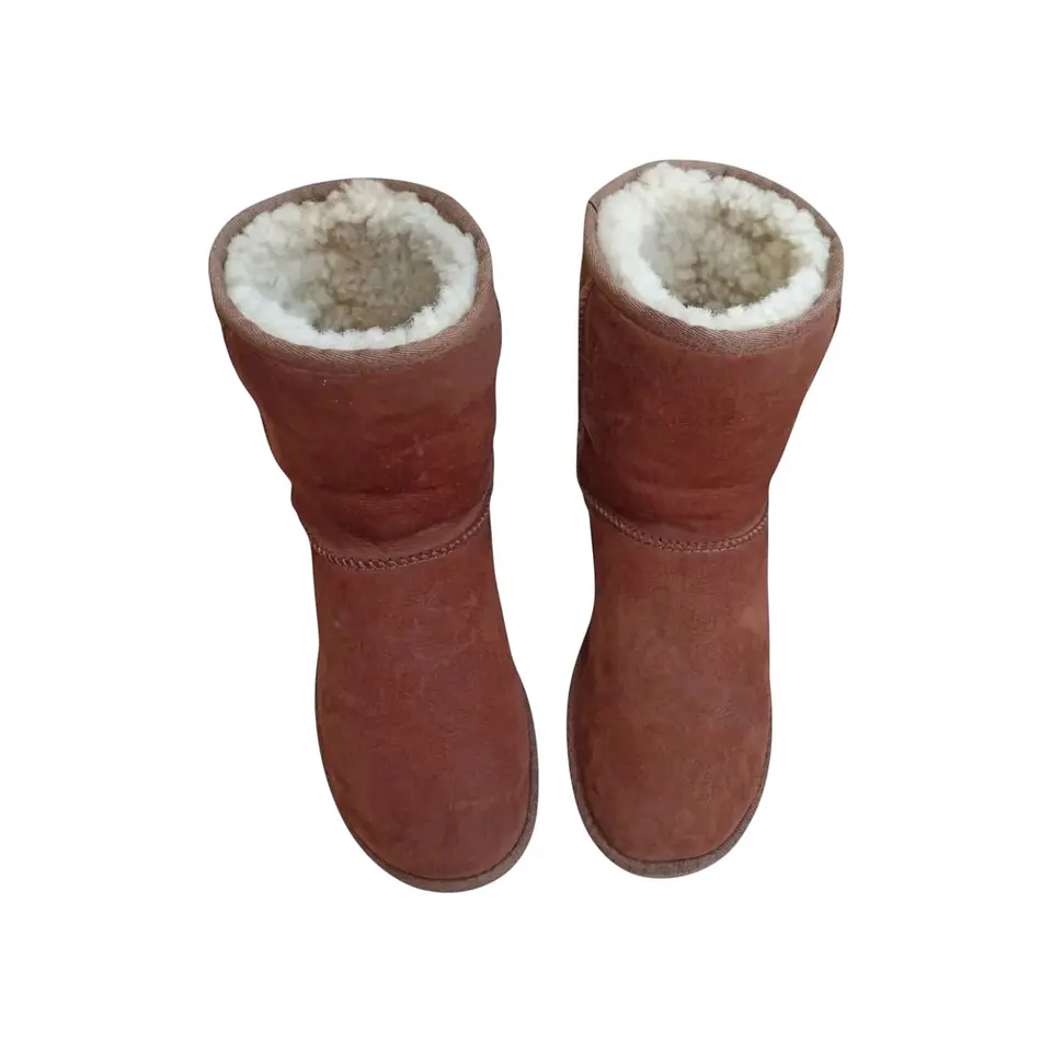 Bota UGG Modelo Classic Short Castaño - Talla 35 3