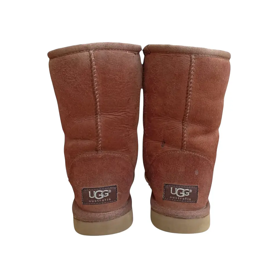 Bota UGG Modelo Classic Short Castaño - Talla 35 4