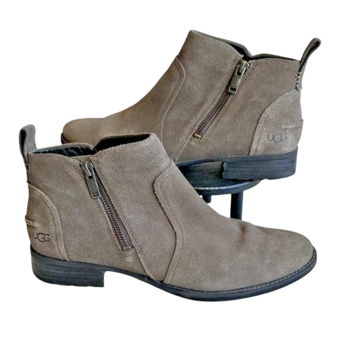 Botín UGG Cuero Gamuza Modelo Auero Waterproof Talla 39.5 3