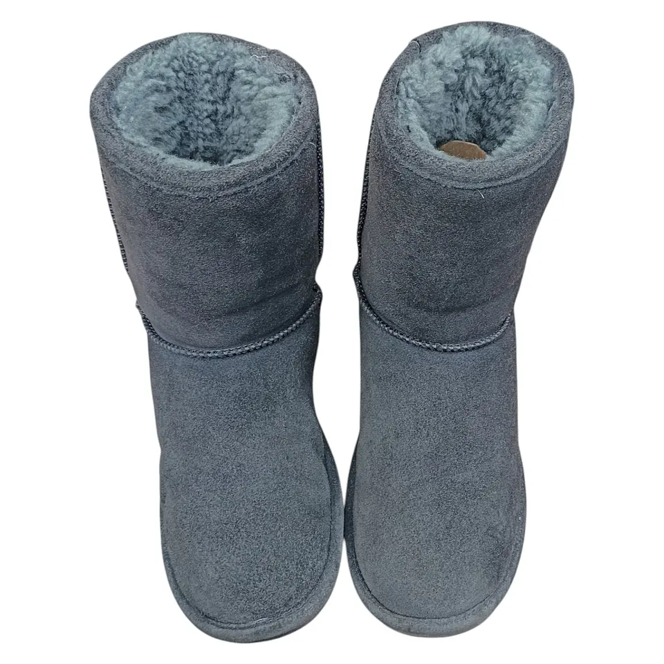 Botín Bearpaw Emma Short Gamuza Y Forro De Lana -  Talla 38 3