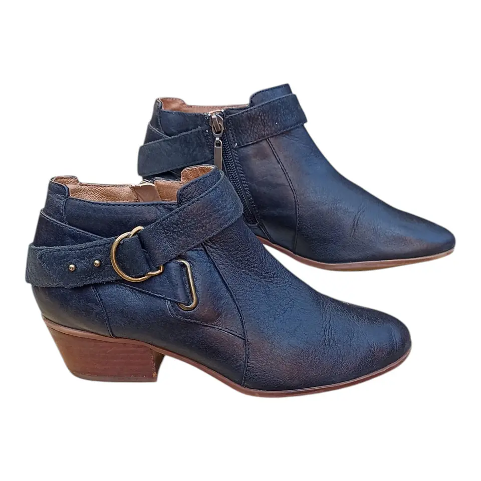 Botín Negro Clarks De Cuero Genuino Con Taco - Talla 38  4