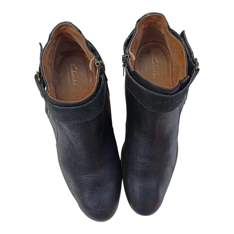 Botín Negro Clarks De Cuero Genuino Con Taco - Talla 38  5