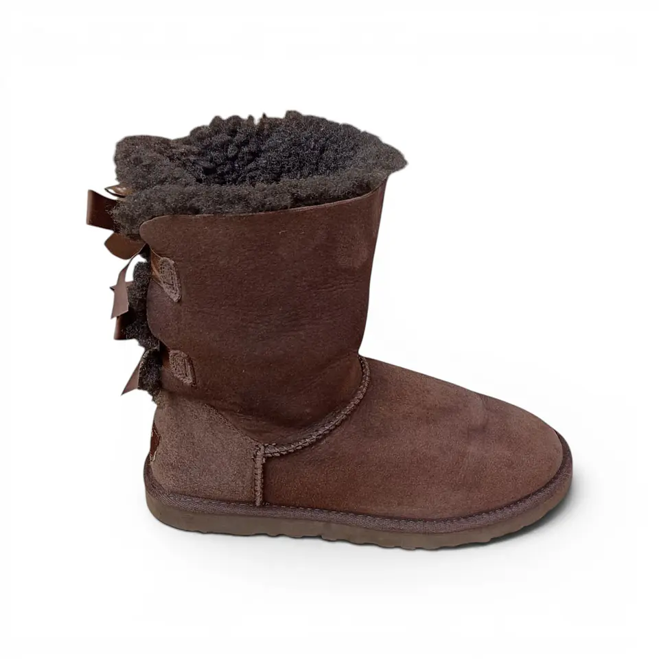 Bota Ugg Bailey Bow Chocolate Cuero y Lana de Oveja - Talla 36 1