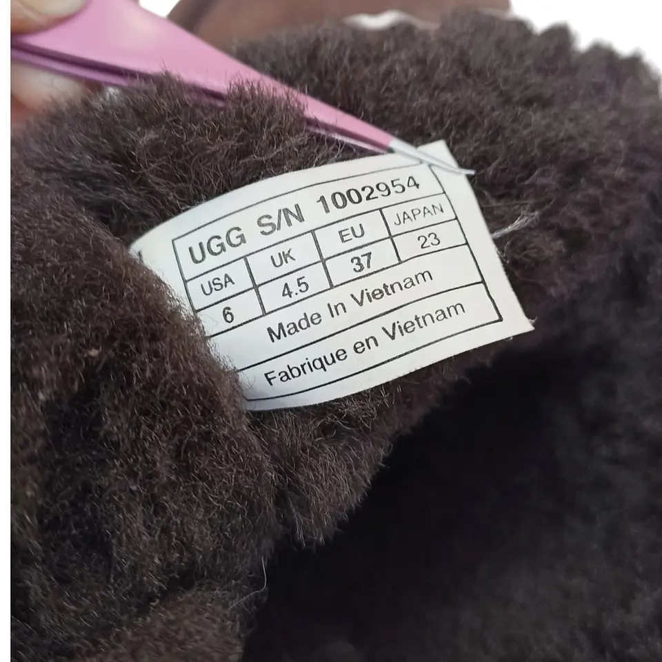 Bota Ugg Bailey Bow Chocolate Cuero y Lana de Oveja - Talla 36 10