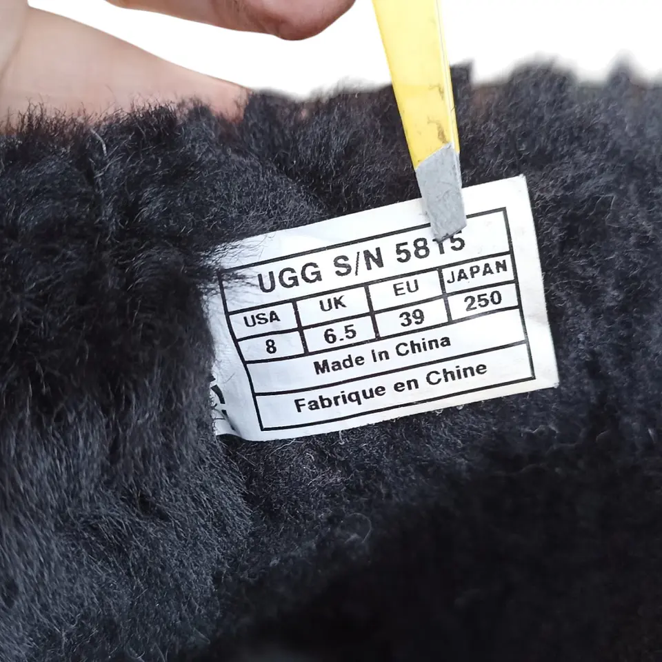 Botas UGG Classic Tall Sheepskin Negra - Talla 38 9