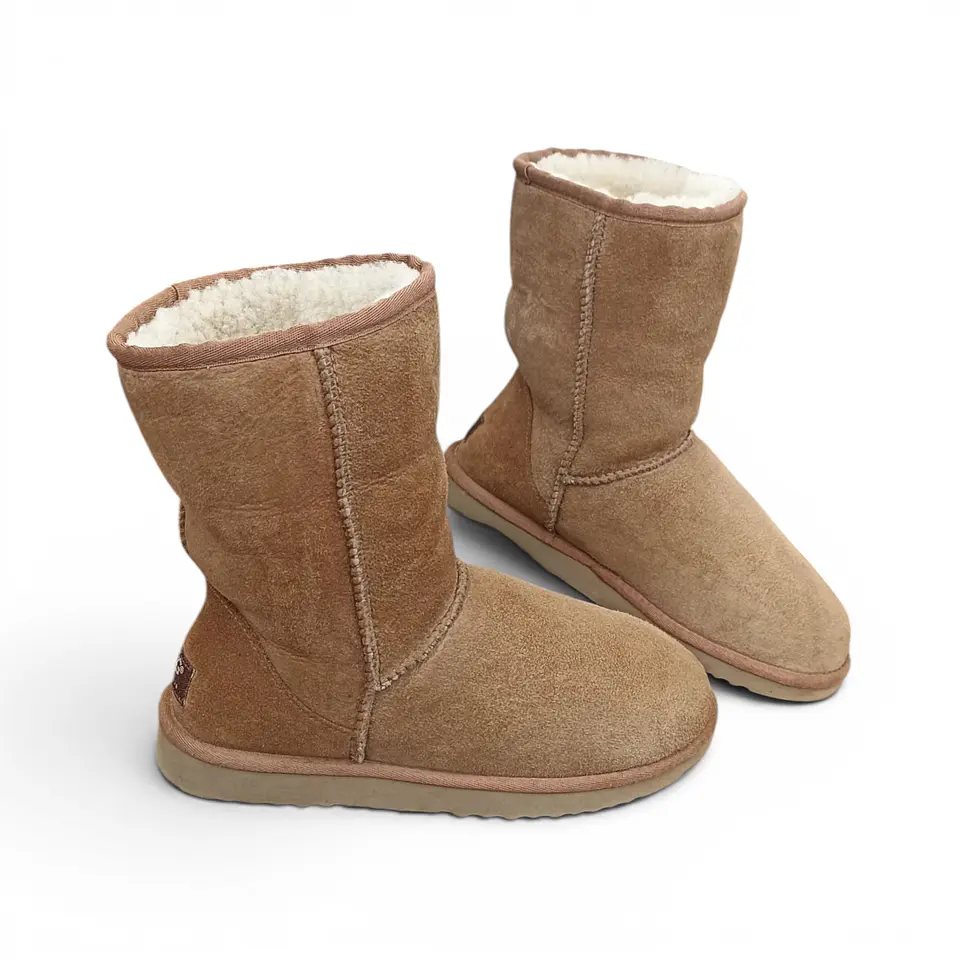 Bota Marca UGG Classic Short Marrón - Talla 37 1