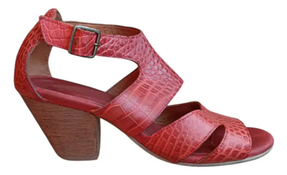Sandalia Roja Marca Romano 100% Cuero - Talla 38 3