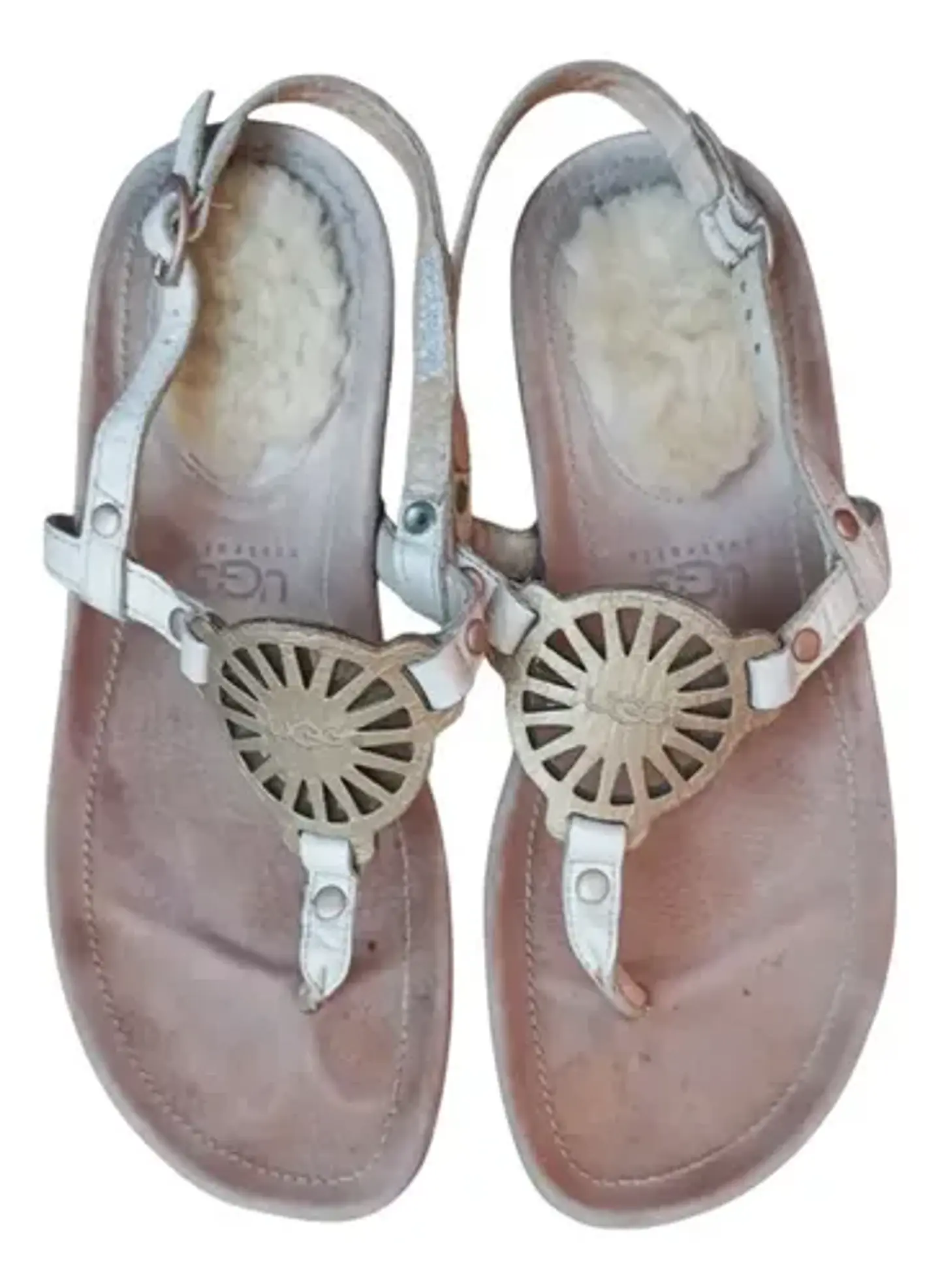 Sandalias Planas Ugg Modelo Ayden Medalla Dorada - Talla 36 2
