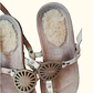 Sandalias Planas Ugg Modelo Ayden Medalla Dorada - Talla 36 - Miniatura 6