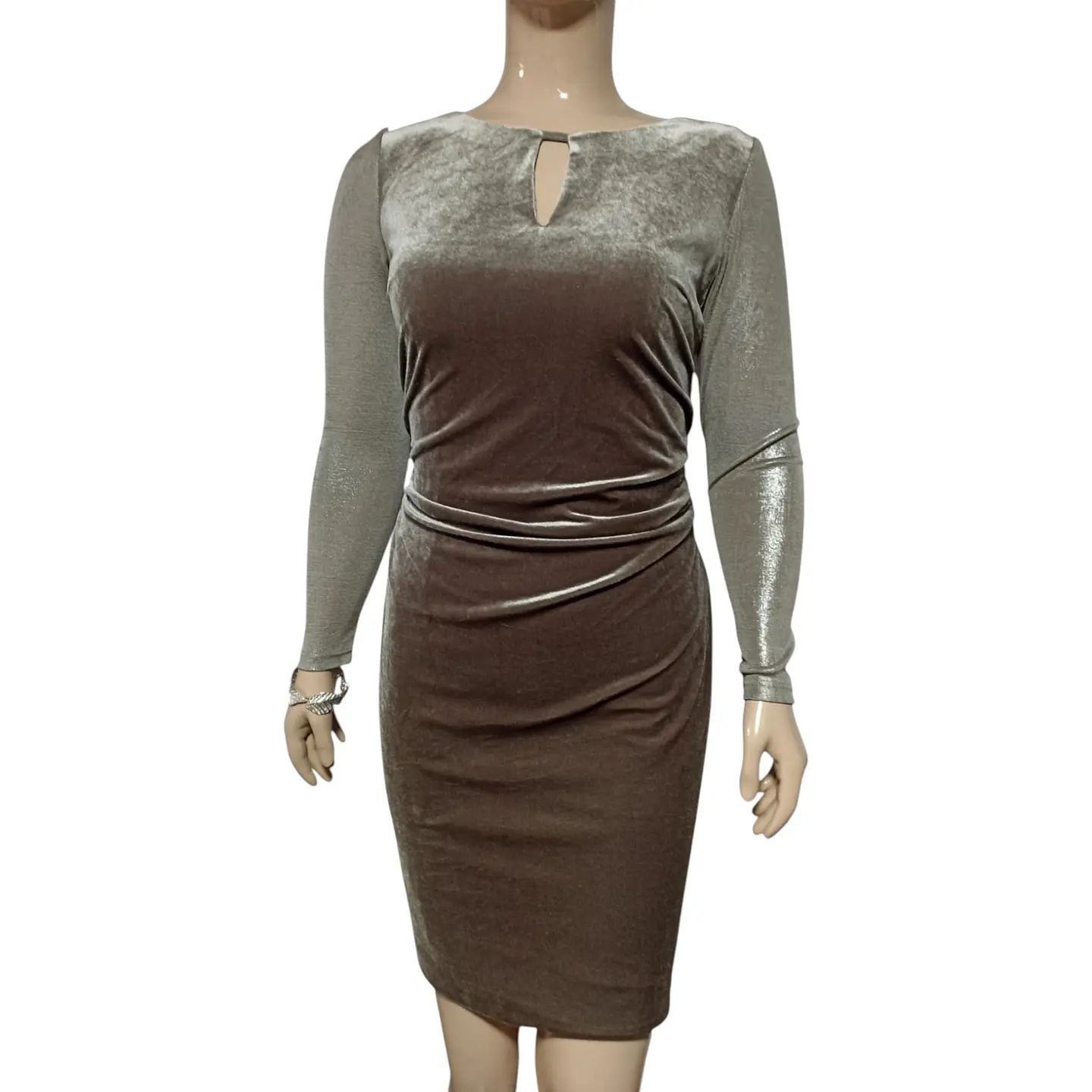 Vestido Fiesta de Terciopelo Plateado con Manga Larga Metalizada 4