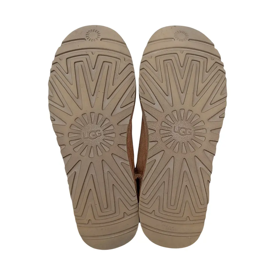 Bota UGG Modelo Mini Bailey Bow Sheepskin- Talla 37 9