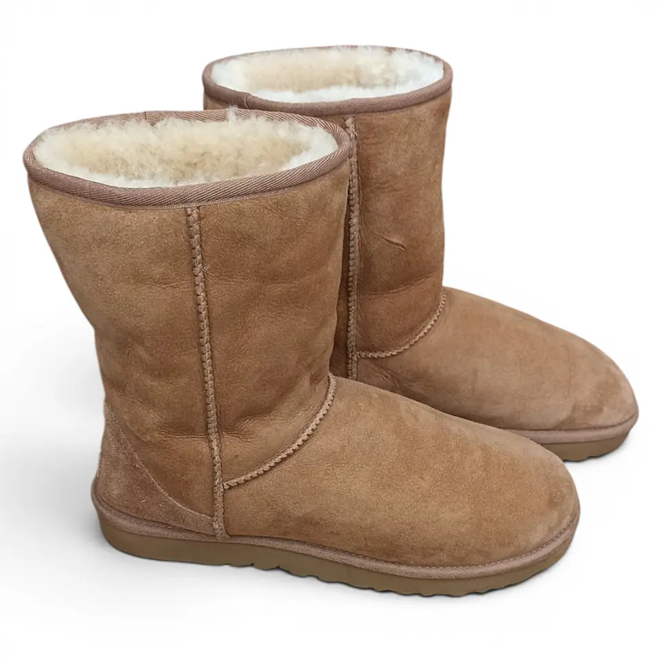 Bota Marca UGG Classic Short Sheepskin - Talla 40 1