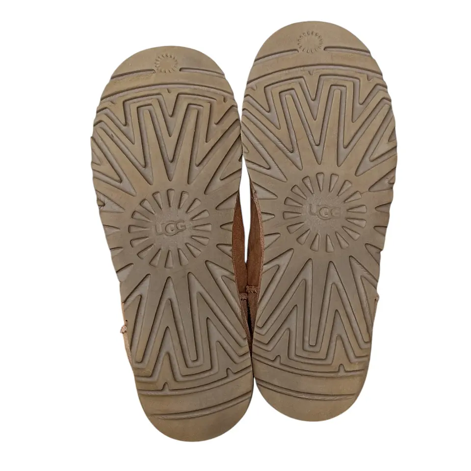 Bota Marca UGG Classic Short Sheepskin - Talla 40 10
