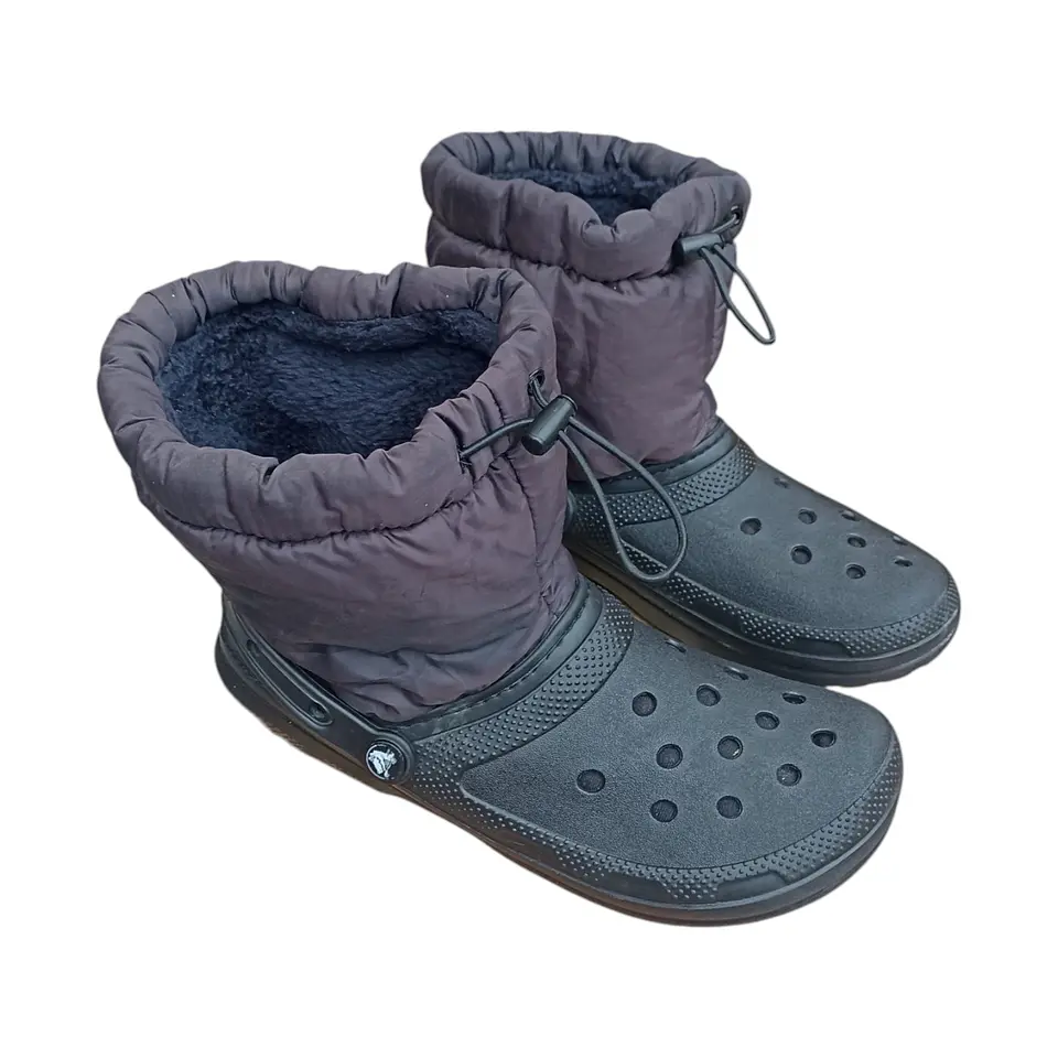 Botas Crocs Classic Lined Neo Puff Unisex - Talla 39 2
