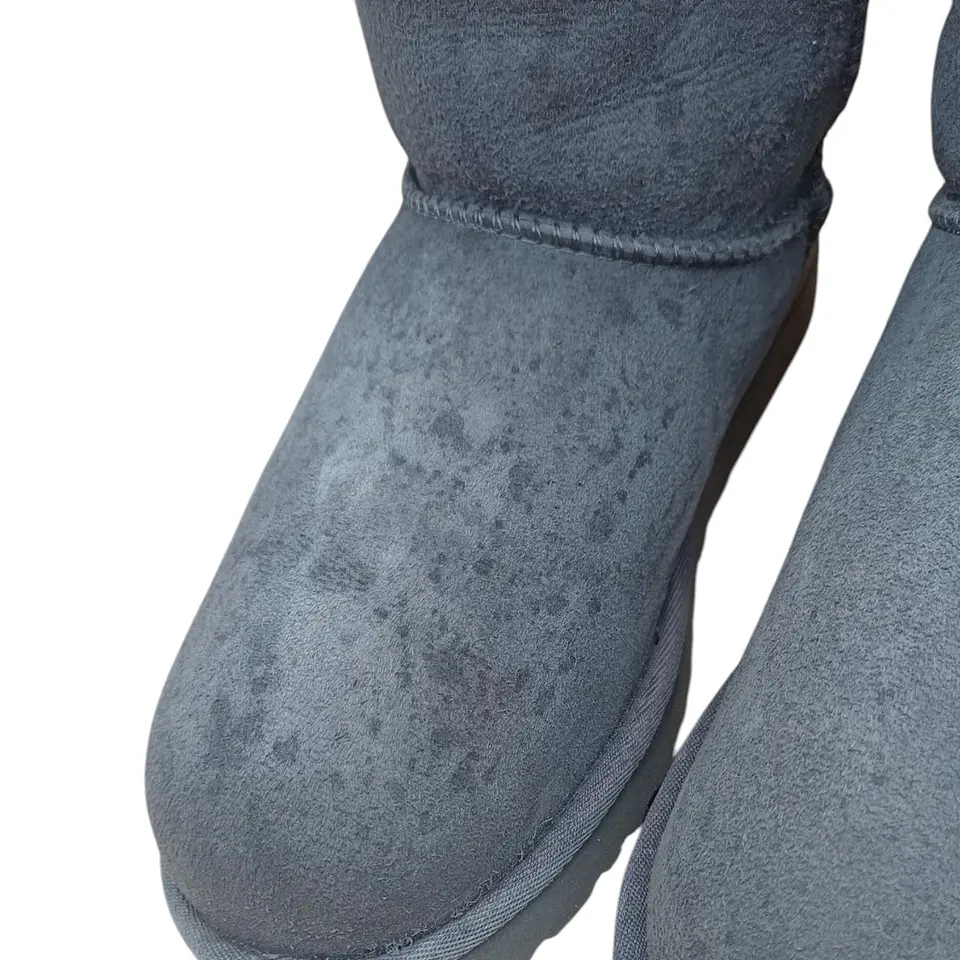 Bota UGG Bailey Button  - Talla 38 7