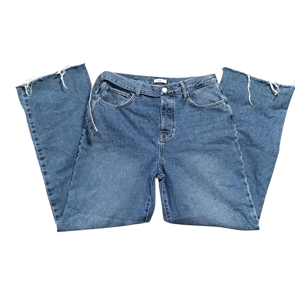 Jean Forever 21 Distroyer Recto De Cintura Alta  - Talla 42  3