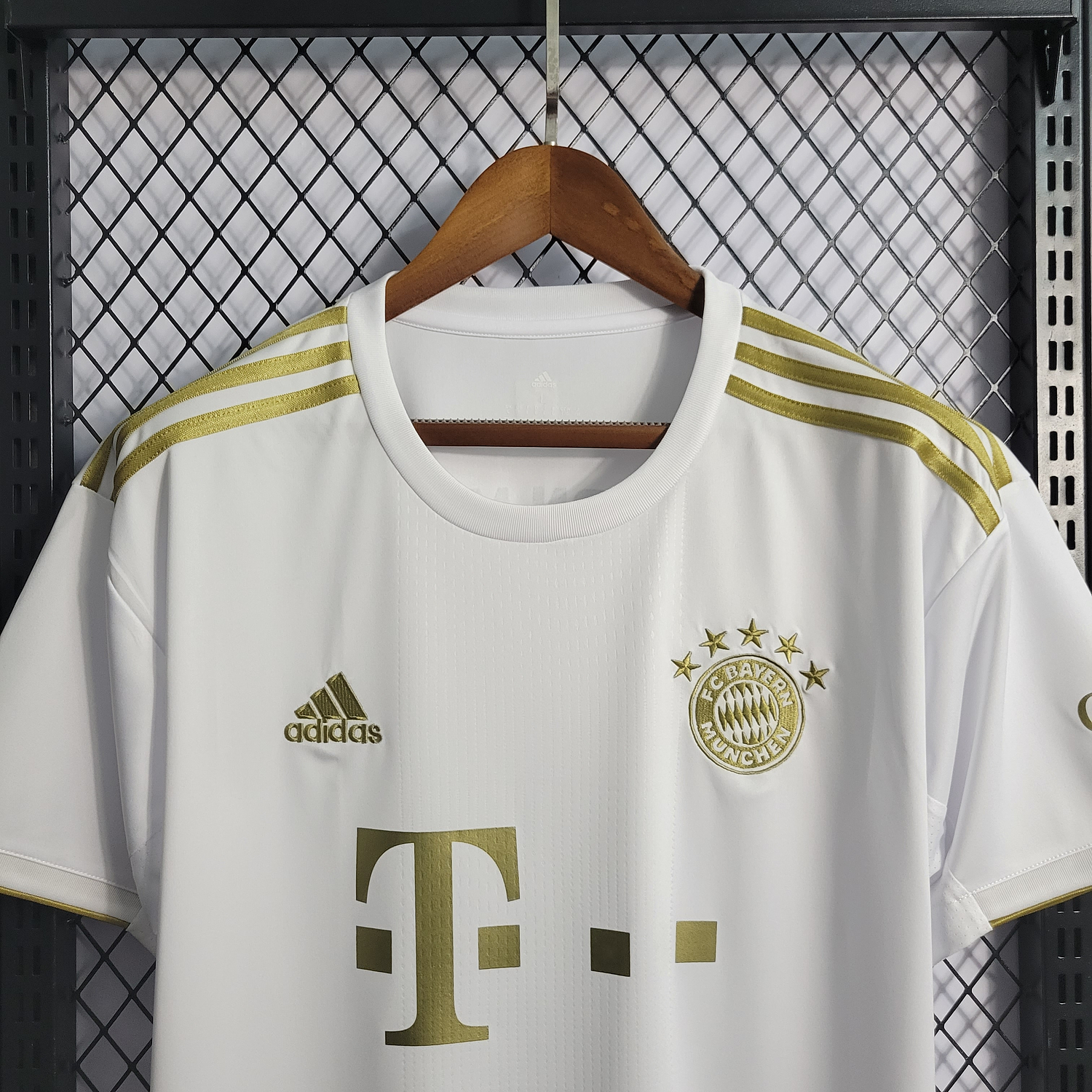 BAYERN AWAY 22-23 5