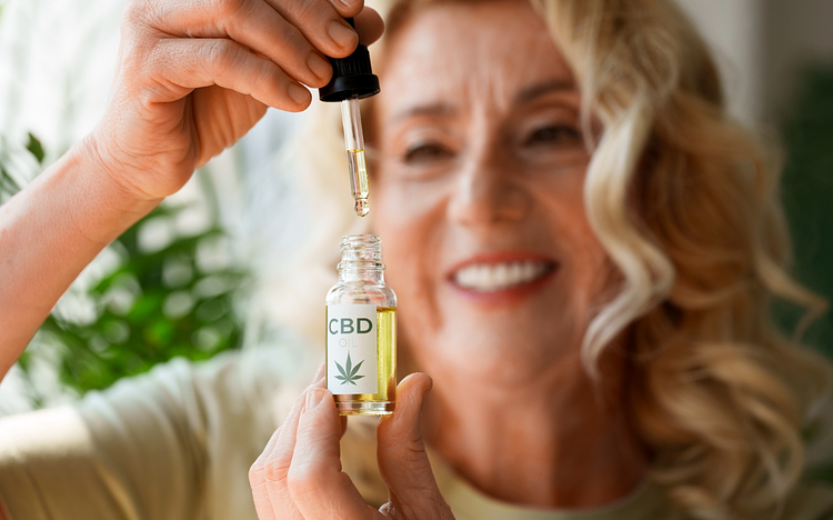 CBD para el Cabello: Beneficios, Usos y Opciones Naturales para un Cuidado Capilar Saludable