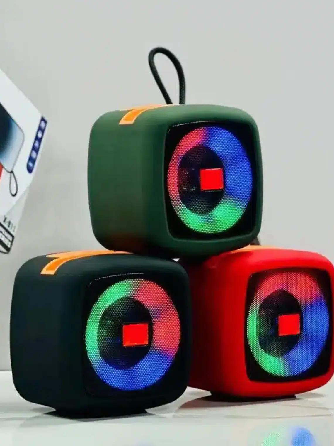 Parlante Bluetooth X-911 Portátil Recargable con Luces LED USB TWS 1
