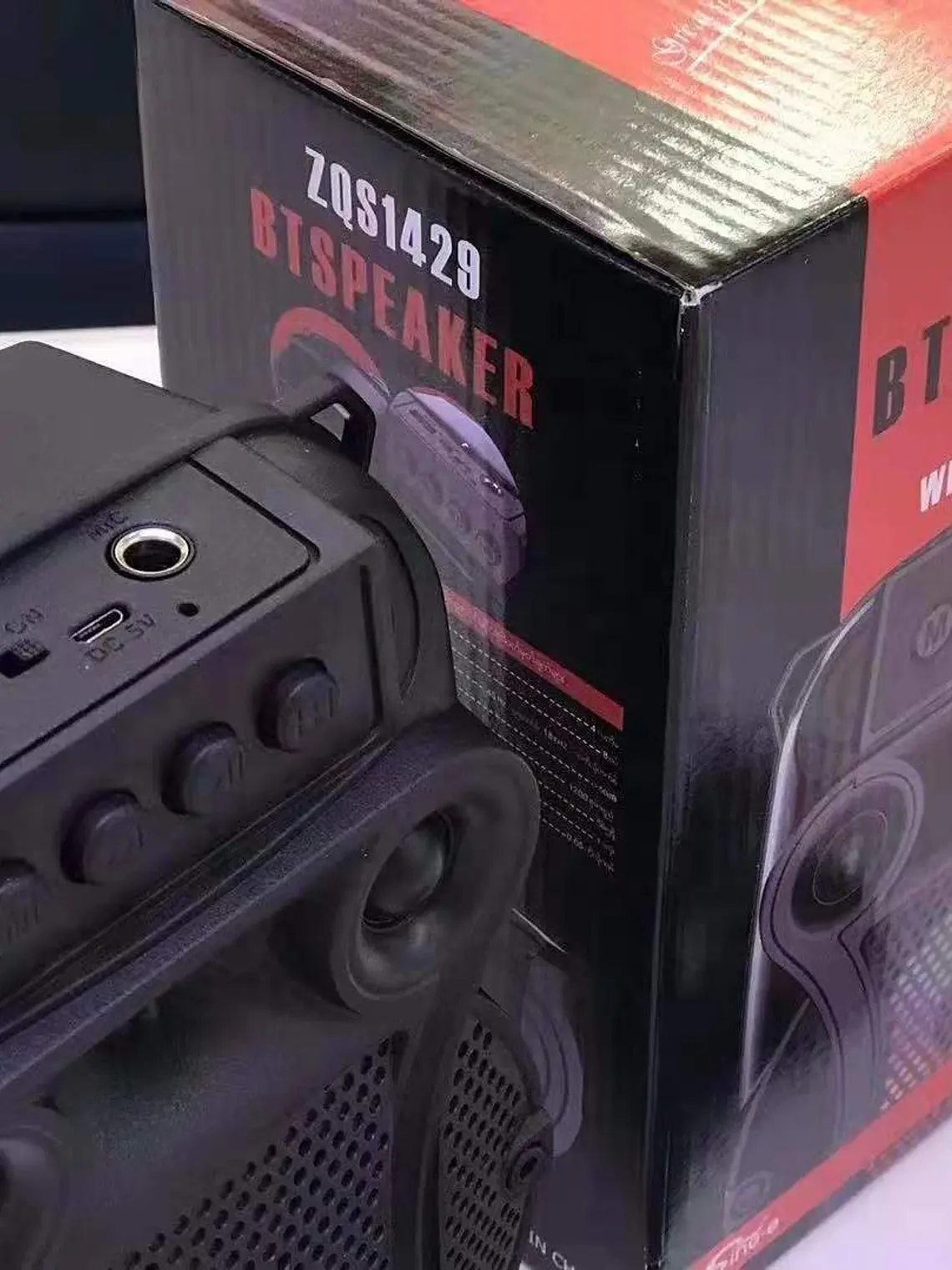 Parlante Bluetooth ZQS-1429 Portátil con Micrófono RGB Karaoke USB FM 4