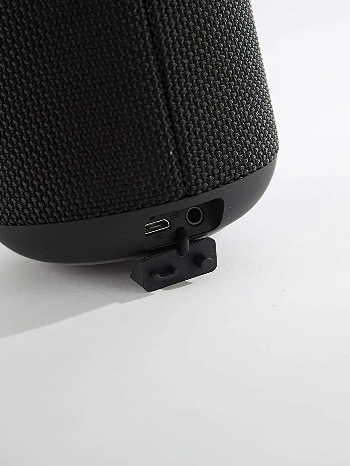 Parlante Bluetooth Lenyes S803 IPX5 Resistente al Agua con Sonido HD y 18 Horas de Batería 6