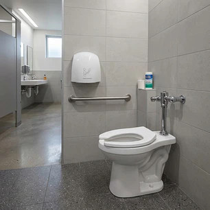 Combo Sanitario Institucional Con Fluxómetro, Secador Accesorios
