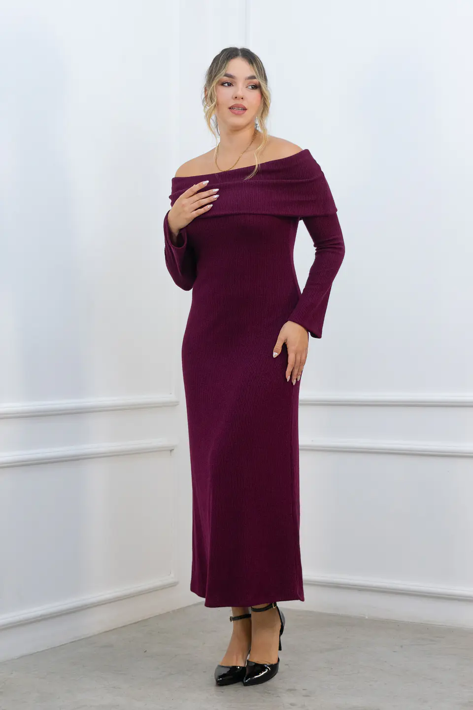 Vestido off shoulder Natali Borgoña 1