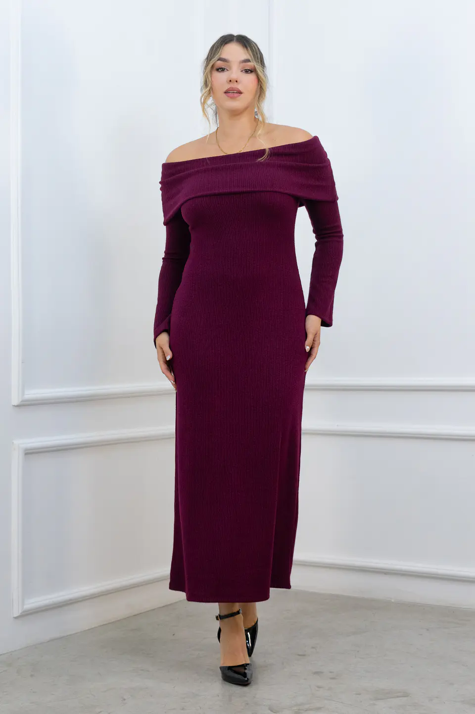 Vestido off shoulder Natali Borgoña 2