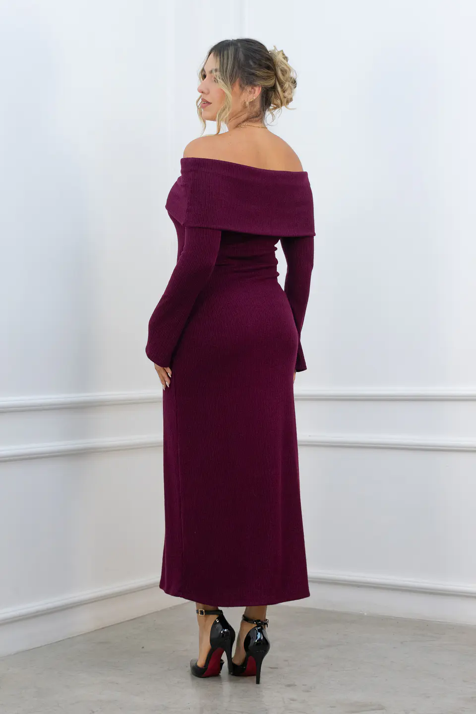 Vestido off shoulder Natali Borgoña 4