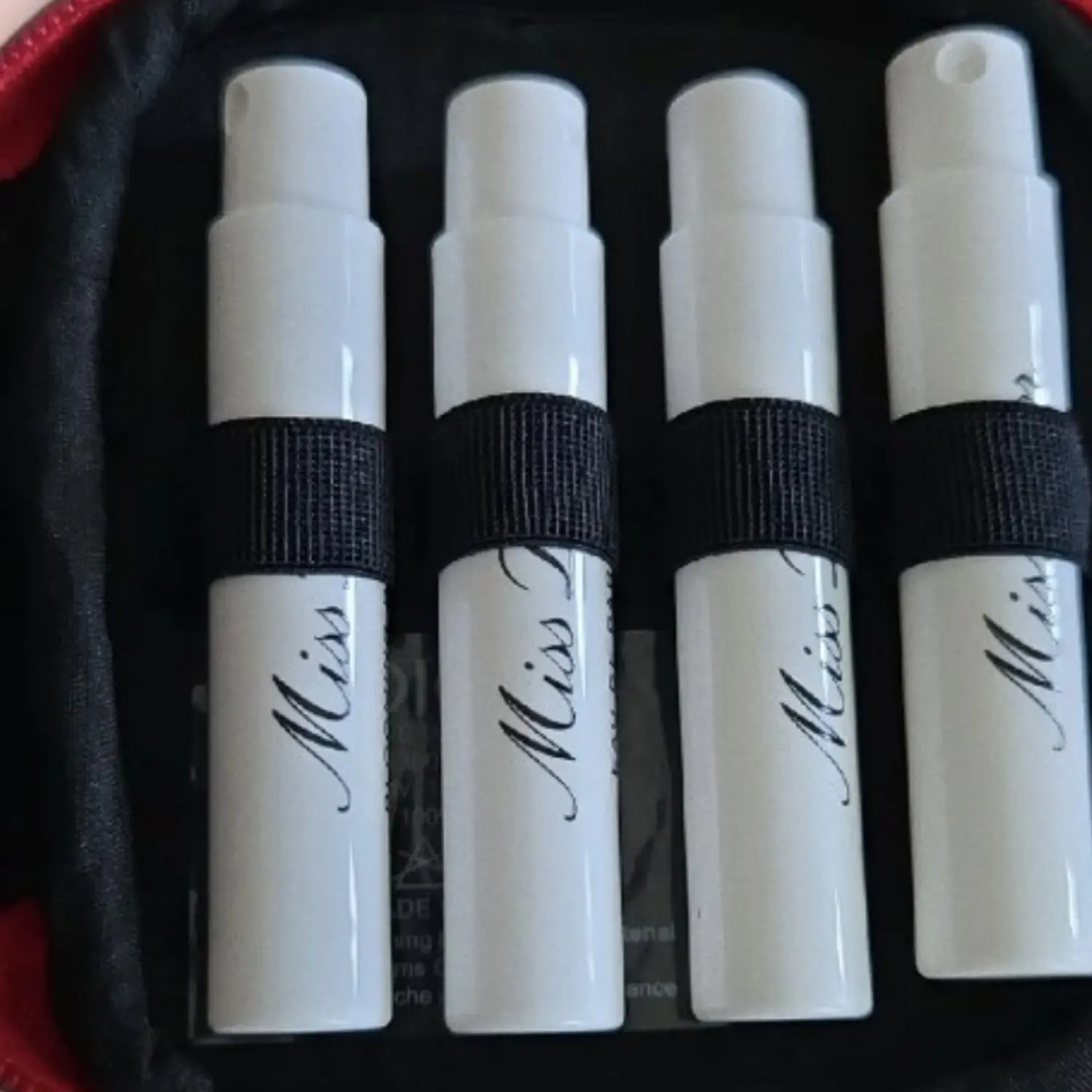Estuche con cremallera DIOR Miss Dior 2