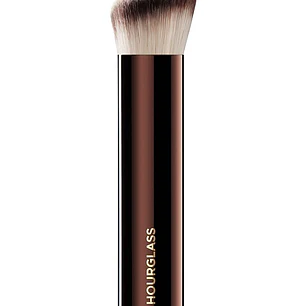 SOFT GLOW FOUNDATION BRUSH - HOURGLASS