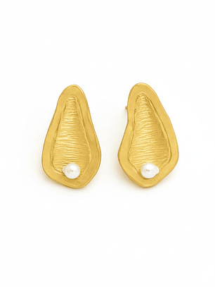 Brinco de concha de prata 925 e banho de ouro 18k