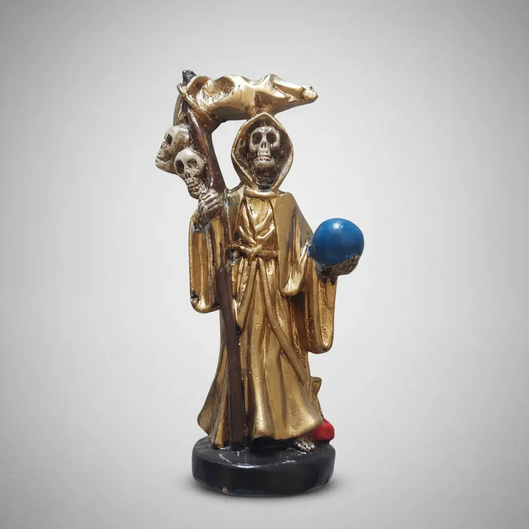 Santa Muerte Dorada 12 cm – Figura Decorativa Espiritual 9