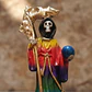 Santa Muerte Multicolor 12 cm – Figura Decorativa Espiritual - Miniatura 9