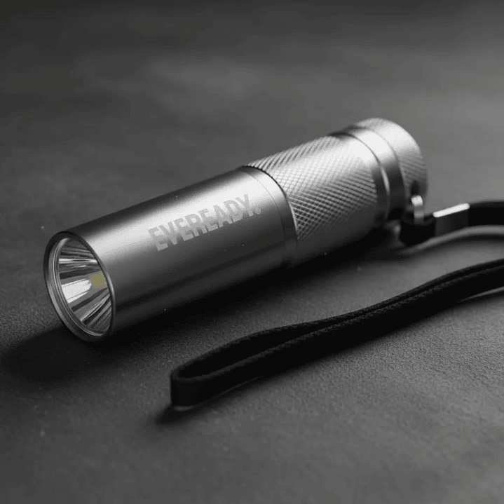 Linterna Táctica LED Eveready Metálica de Aluminio 50 Lúmenes 7