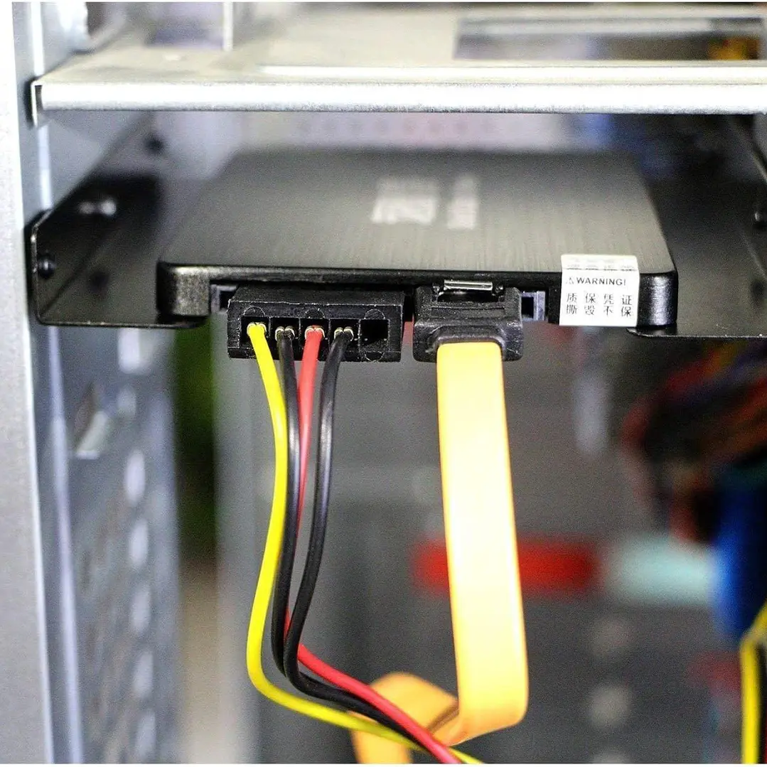 Soporte de Disco 2.5 a 3.5 para Gabinete PC – Compatible con SSD y HDD- OFERTA 6