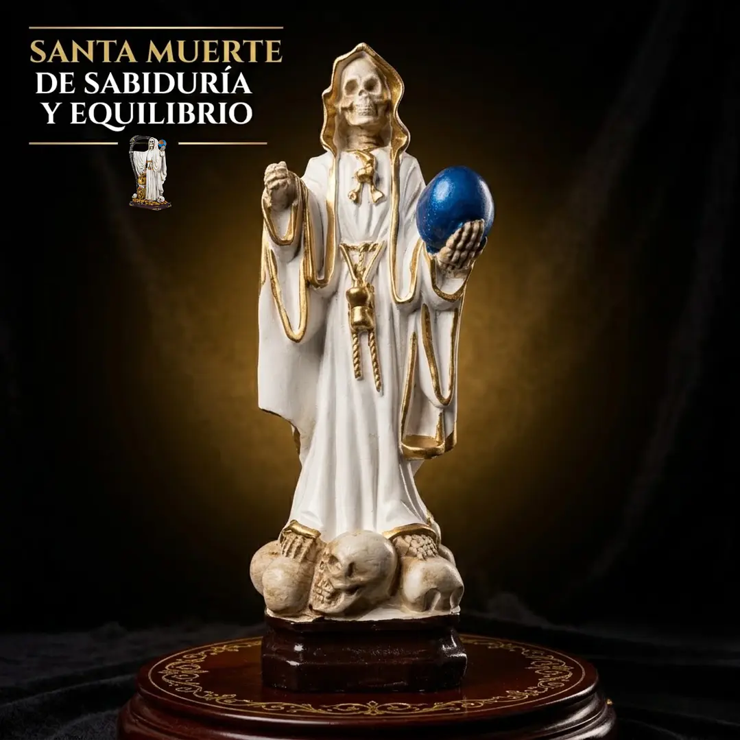 Santa Muerte Blanca 28 cm con Orbe Azul – Figura Decorativa Espiritual 6