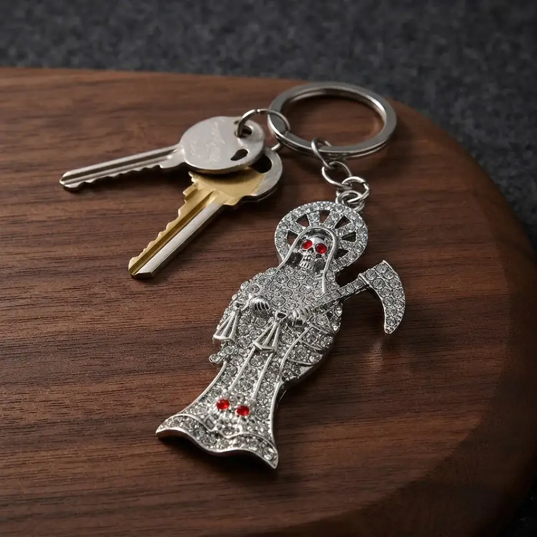 Llavero Amuleto Santa Muerte Plateado Brillante – Accesorio Espiritual 5
