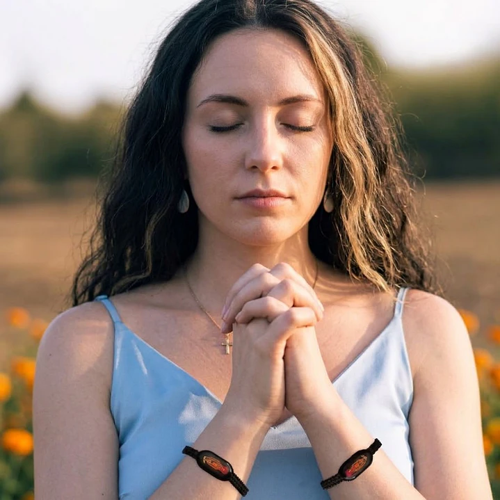 Pulsera Hilo Negro de Santa Muerte – Hecha a Mano | Accesorio Espiritual 5