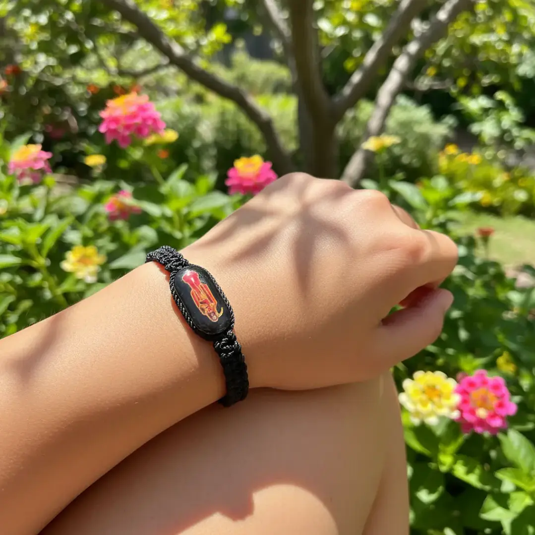 Pulsera Hilo Negro de Santa Muerte – Hecha a Mano | Accesorio Espiritual 7
