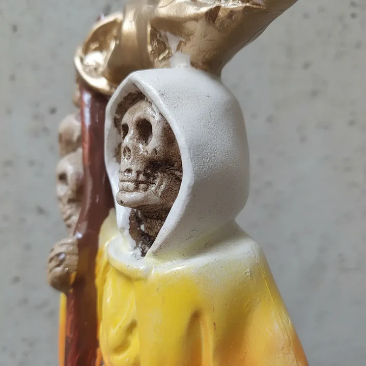 Santa Muerte Multicolor 12 cm – Figura Decorativa Espiritual 8