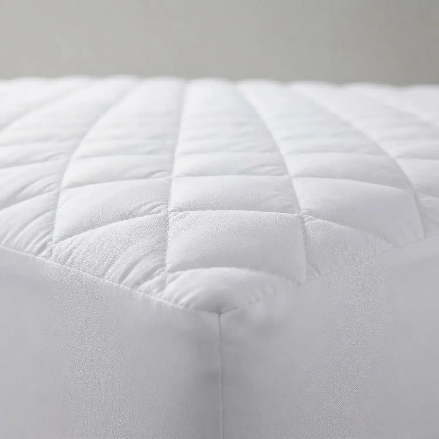 Protector de Colchon Antifluido y Acolchado  2