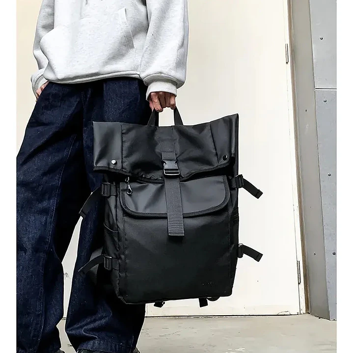 Mochila Urbana Negra Porta Notebook Hebilla Unisex 7