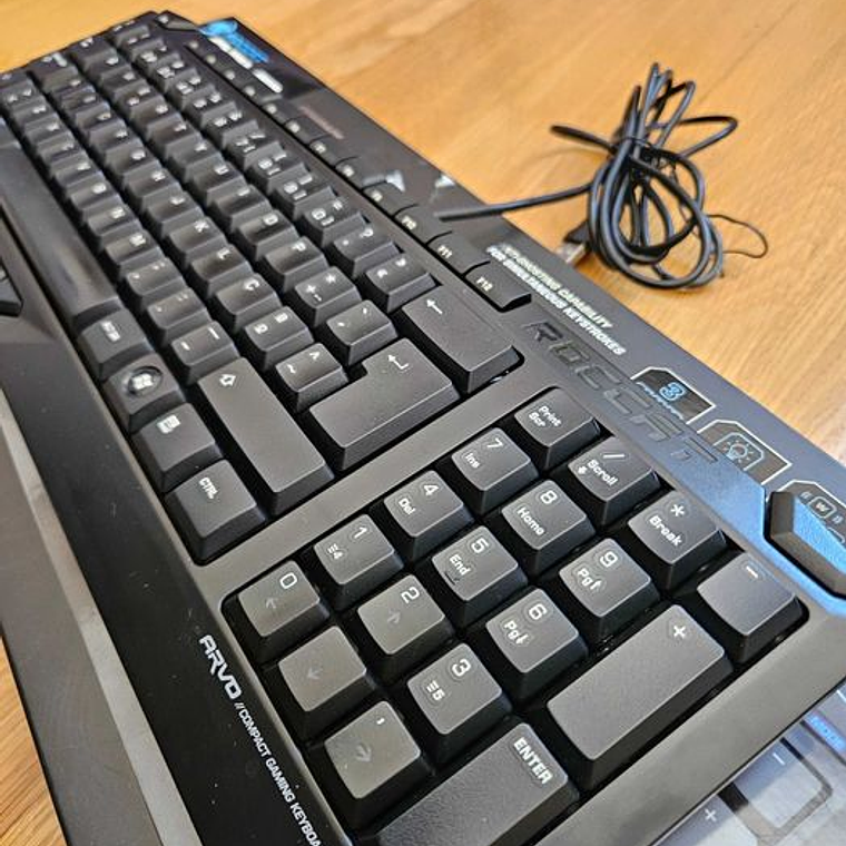 Taclado Gaming Roccat Arvo 3