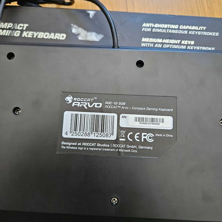 Taclado Gaming Roccat Arvo 4