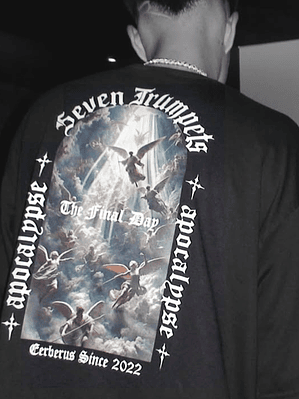 Poleras Seven Trumpets se acerca el fin del mundo