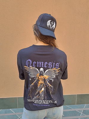 Polera Streetwear Nemesis angel fin del mundo