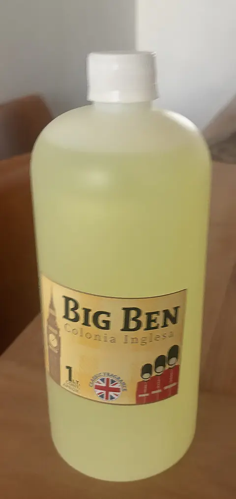 Colonia Inglesa , tradicional Big Ben , 1 litro